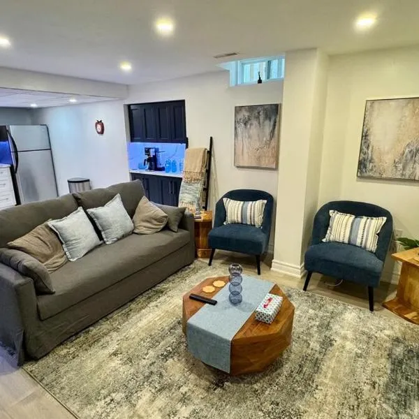 Cozy Hidden Gem, Stylish 2BR with Sofa Bed, hotel in Mississauga