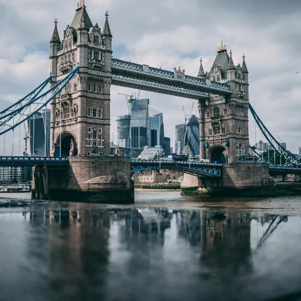 Tower Bridge City Haven King En-suite with Parking – hotel w Londynie