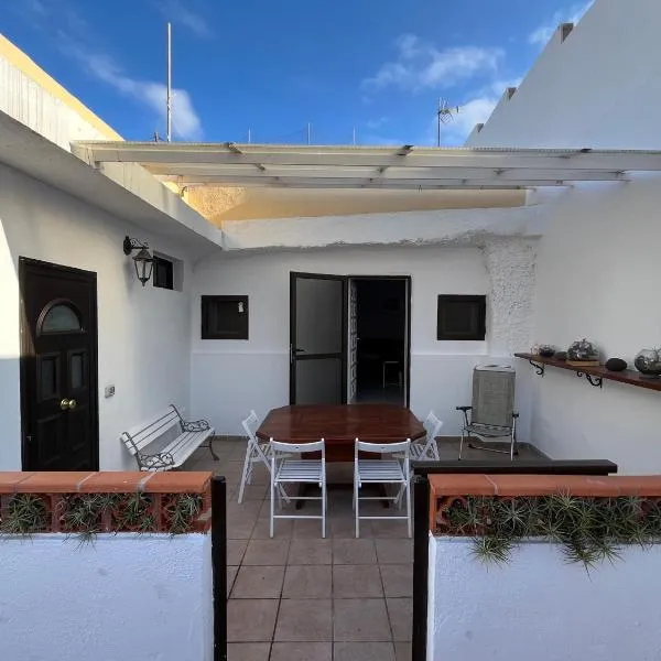 Whispering Tides Villa, hotell sihtkohas Candelaria