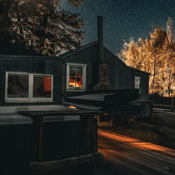 The Good Shepherds Hut in the NZ Dark Sky Reserve: Simons Pass şehrinde bir otel