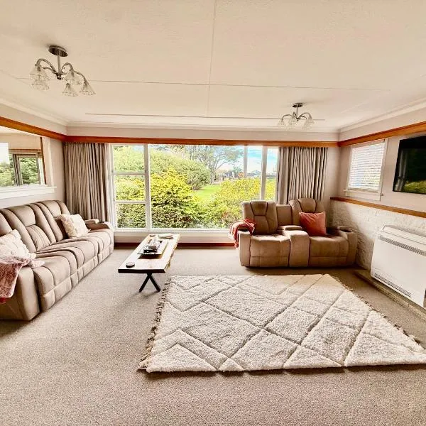 Comfort & Warmth at Stag Lodge Near Queens Park, hotel in Invercargill