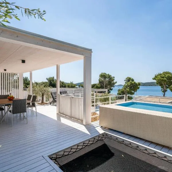 Victorie Villa Buqez, hotel in Drage