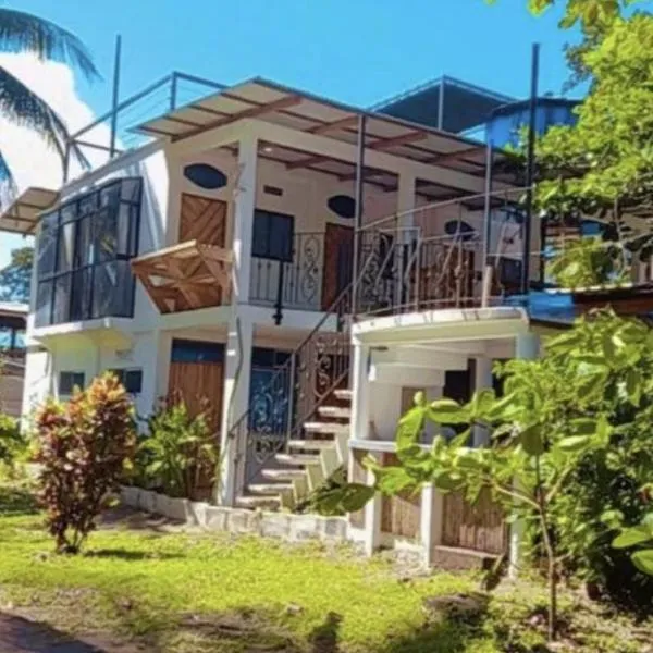 Hotel Pura Natura Beachfront Tortuguero, Hotel in Tortuguero