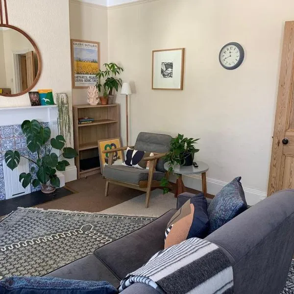 Entire apartment by Northcote Road, hotel in London