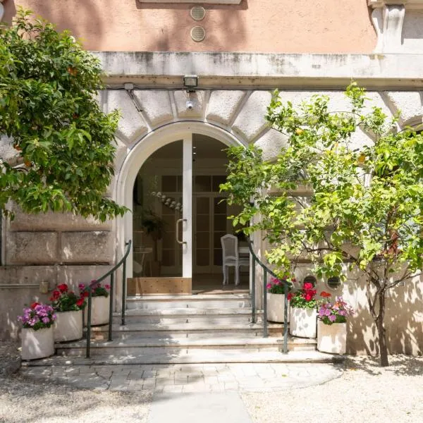 Domus Giulio Guest House, hotel a Roma