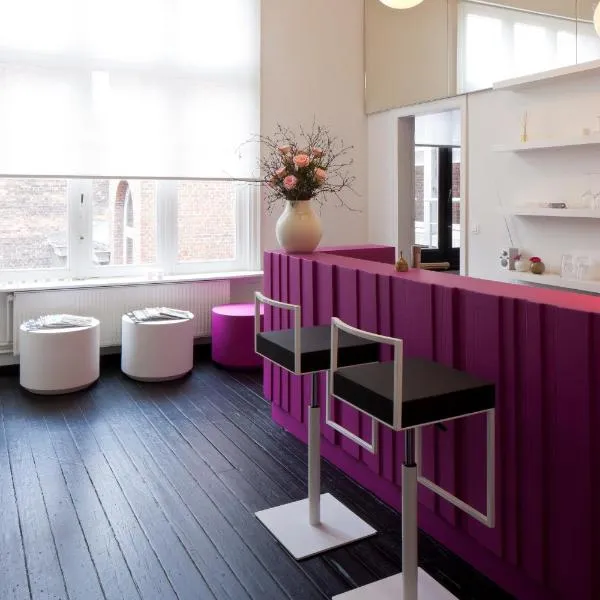 B&B Suites FEEK, hótel í Antwerp