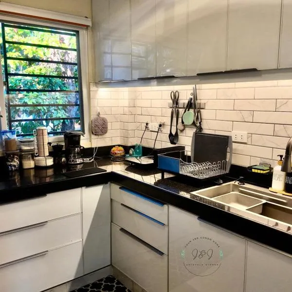 J&J Antipolo Place 2BR with Netflix & Karaoke، فندق في أنتيبولو