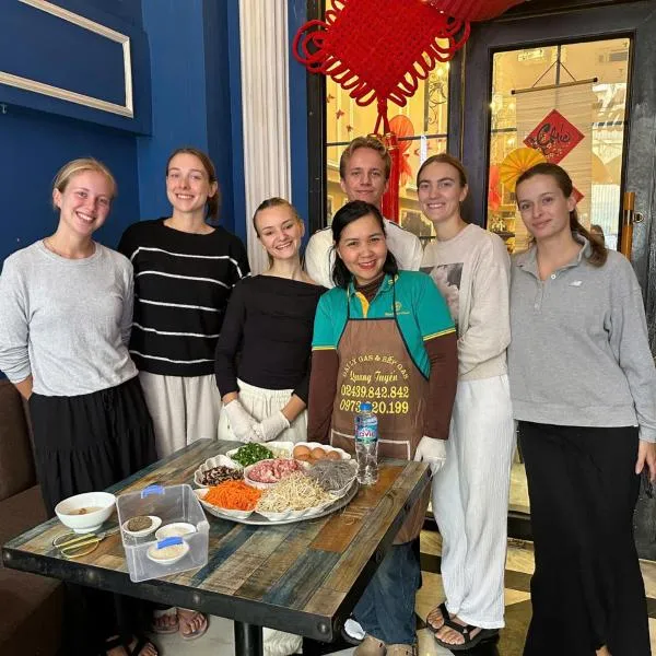 Little Charm Hanoi Hostel、ハノイのホテル