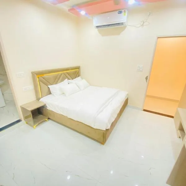 Modest Rooms By Libra, hotel in Khizrābād