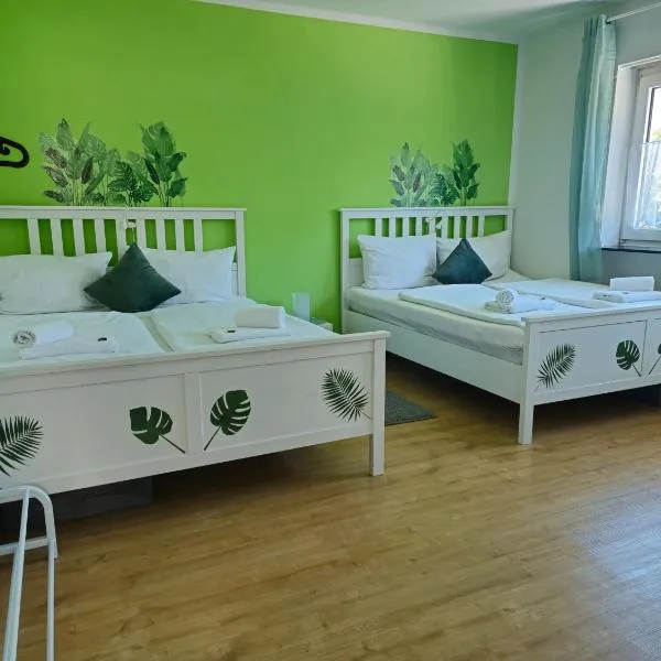 Dschungel-Apartment Steubenstr 13, hotel v destinaci Kassel