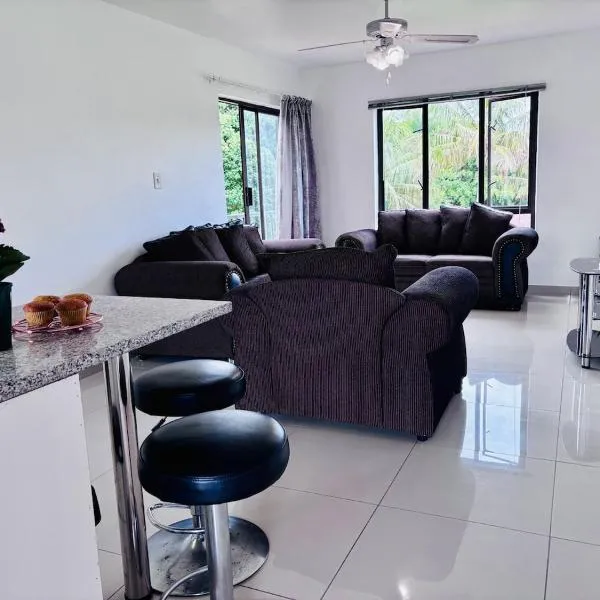 Tranquil Shores Modern 1BR WiFi Pool Beach, hotel em Richards Bay