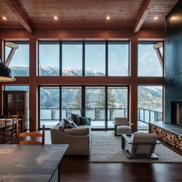 Luxe Modern Timberframe - Iconic Panorama Views with AC, hotel em Nelson
