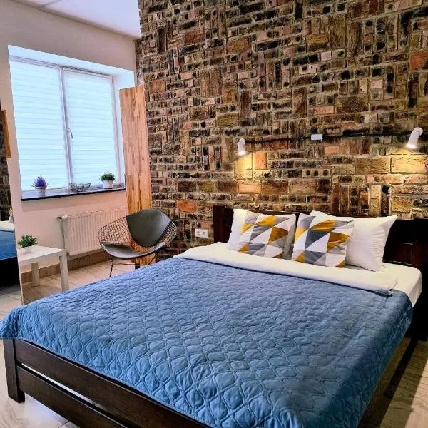 Stylish apartments in the city center, hotel in Rivne