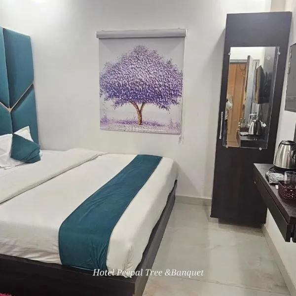 HOTEL PEEPAL#TREE Near Rambag Railway Station -Free Parking And Wi-fi Facilities - A Top Rated Hotel, hotel v destinaci Prayagraj