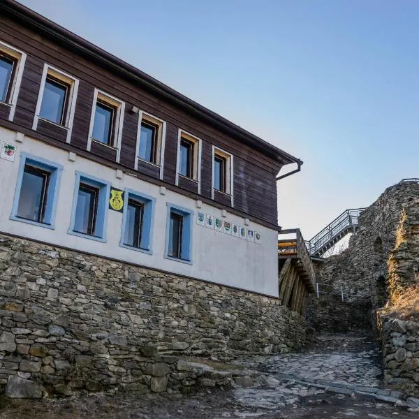 Hrad Tolštejn - turistické ubytování, hotel in Jiřetín pod Jedlovou