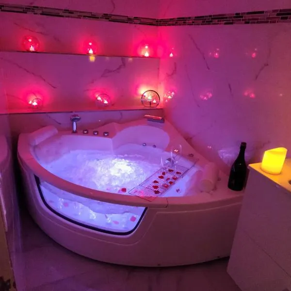 Un été sans fin - 3 chambres- 3 lits - balnéo, hotel v destinaci Ay