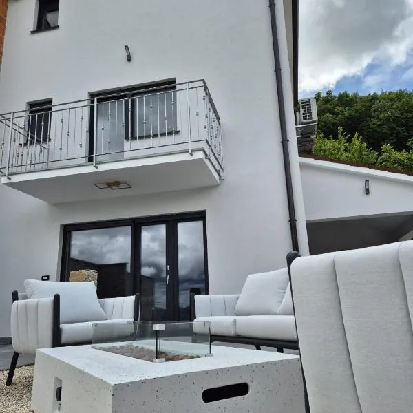 Domus in Monte, hotel v destinaci Kaldir