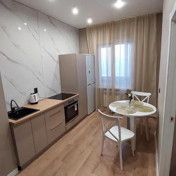 Посуточно 1 комнатная Драмтеатр, ЖК Park city, Green Leaf, Noviy Bereg, ТЦ MAXI MALL, hotel in Ustʼ-Kamenogorsk