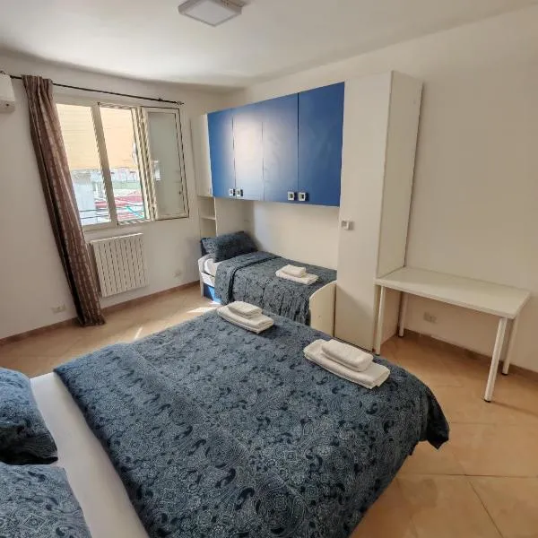 Spaccanapoli house: Napoli'de bir otel