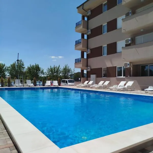 Harmony Srebrno jezero，位于大格拉迪什泰的酒店