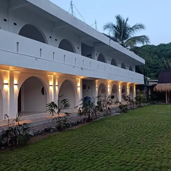 Bale hotel & Cowork, hotel v destinaci Mantaak