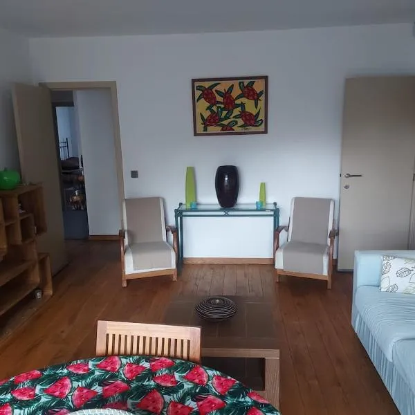 Appart spacieux Tout confort - 5 Pers, hotel a Bruxelles