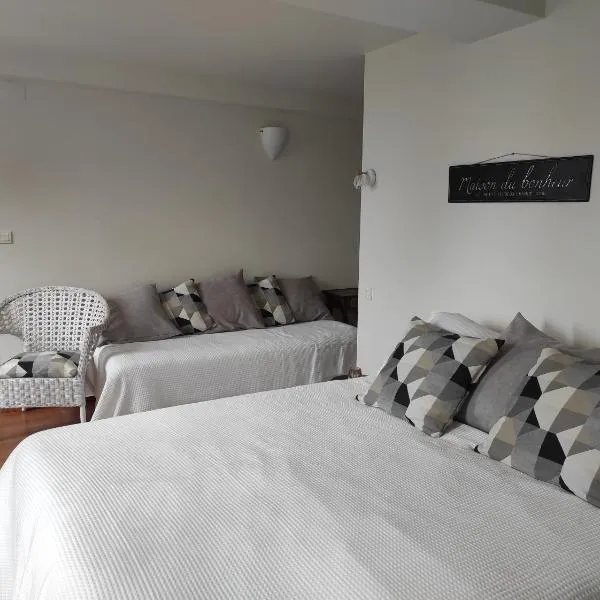 Maison Salvaterra - Chambres d'hôtes et table d'hôtes, Hotel in Sauveterre