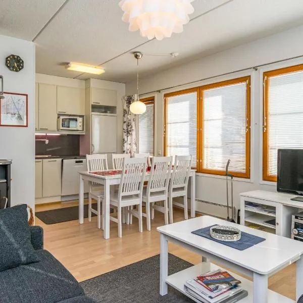 Holiday Home Karhunvartijan kota b1 by Interhome, Hotel in Ruka