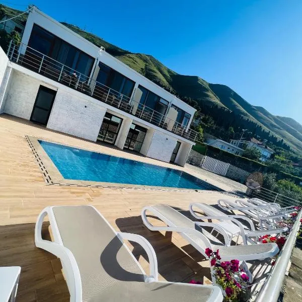 Iart Residence, hotel v destinaci Shirokë