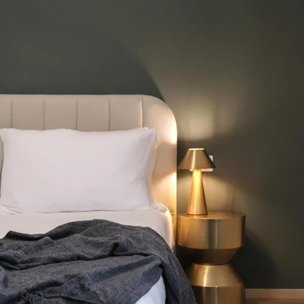 Prestige Suite Room - Just 30 Seconds Walk to Bernina Express, hotel in Tirano