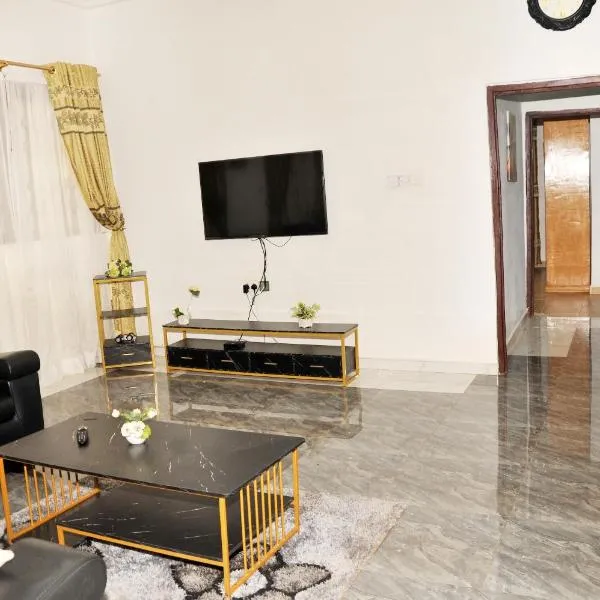 Suite Dreams Luxe - Vesgrah Home, hotel Kumasiban