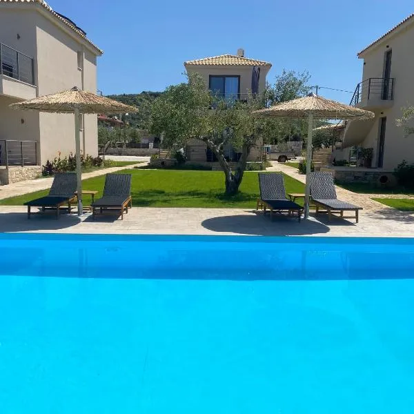 Three Charites Resort, Hotel in Gialova