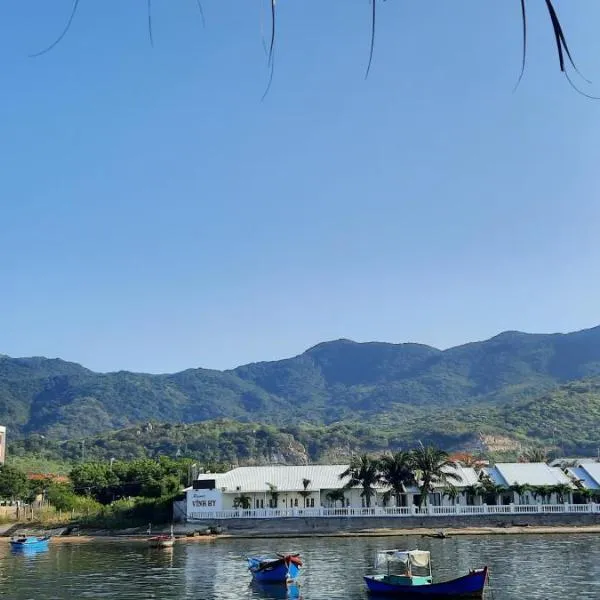 Sandy Homestay-Vĩnh Hy, Hotel in Ninh Hải