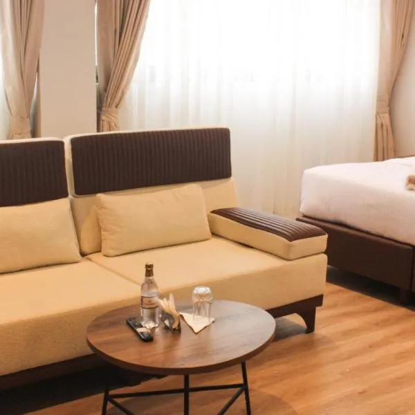 Columbus hotel，位于埃尔多雷特的酒店