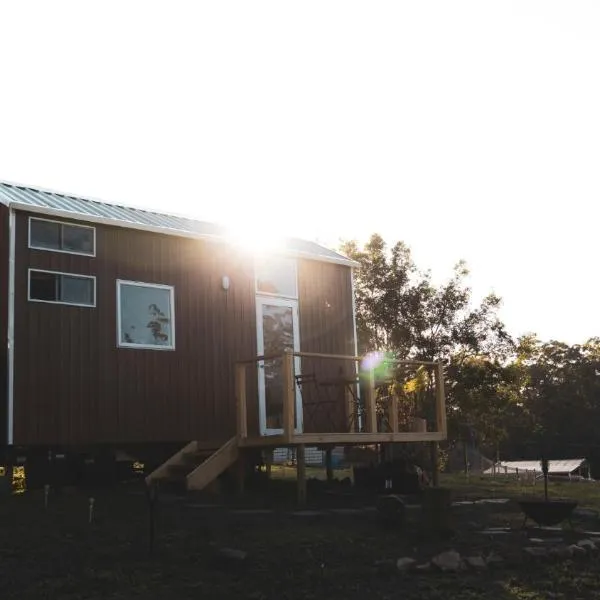 Kookaburra Tiny House by Tiny Away, hotel in Palmwoods