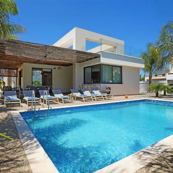 Villa Evergreen - 3bed Bungalow large pool, hôtel à Protaras