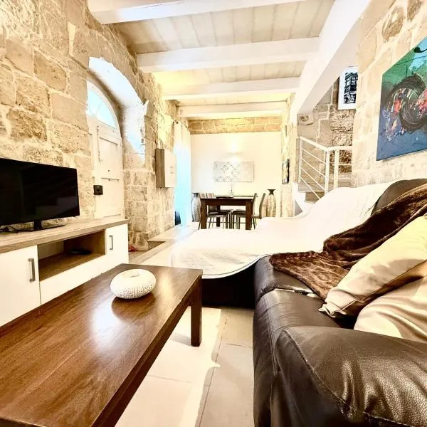 Charming 3-Bedroom House of Character - Perfect Family Retreat - Naxxar, hotel i Il-Gwejdi