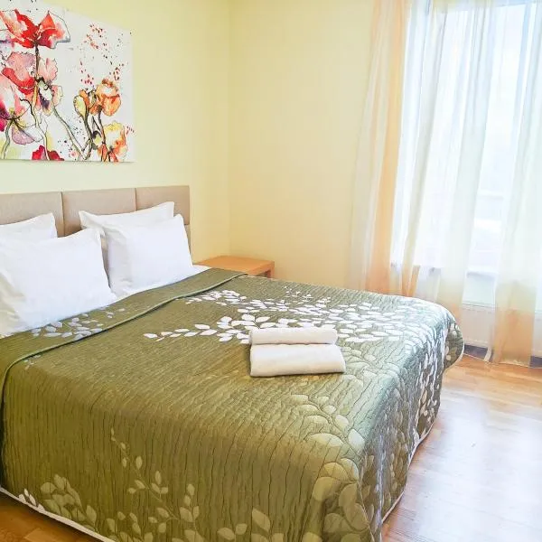 Elite centre, free parking, ultra-desirable 1 of 1, lux view, hotel in Rīga