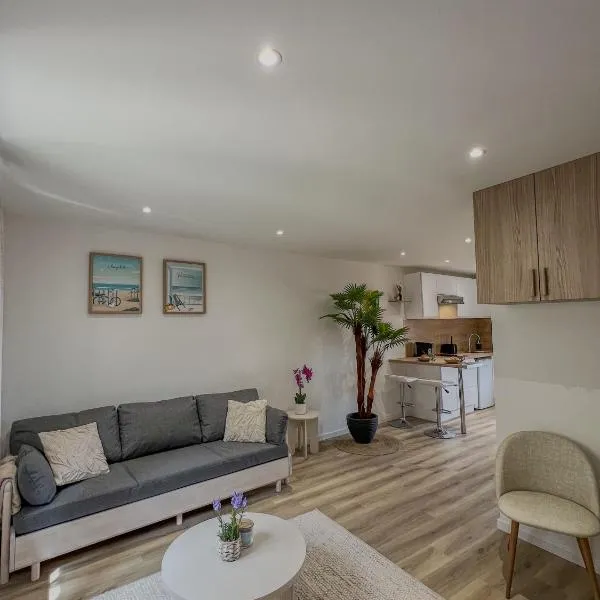 Studio Vue Mer au coeur du Suquet, hotel in Cannes