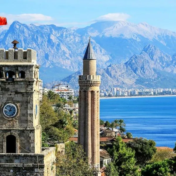 Cozy Apartment Near Oldtown Antalya, hotel in Antalya
