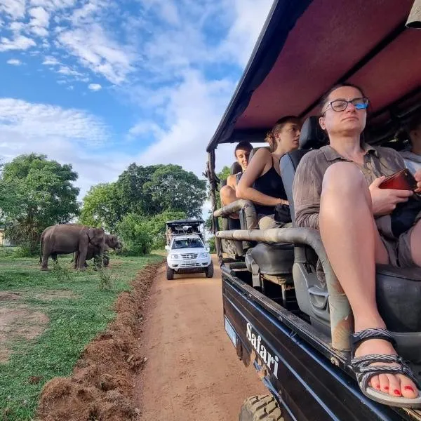 one love safari bungalow, hotel v Udawalawe