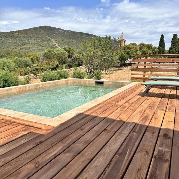 Sposata - maison avec piscine privée - Figari, hotel in Figari