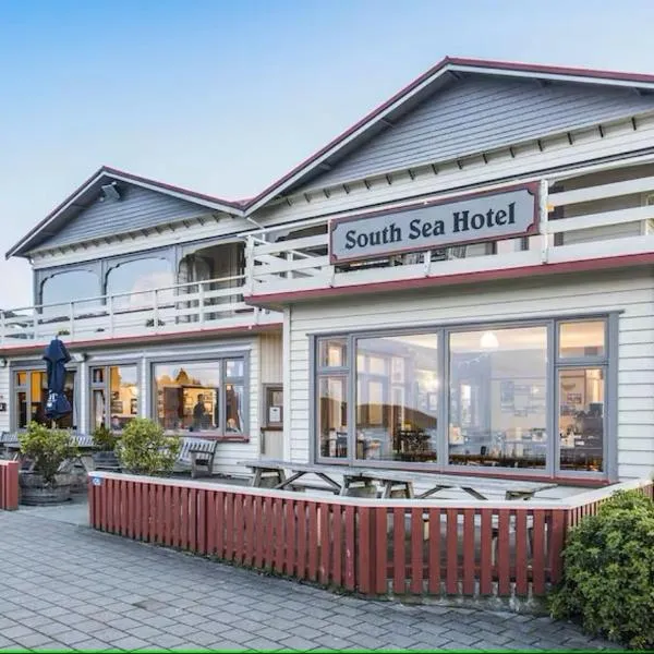 South Sea Hotel - Stewart Island, hótel í Half-moon Bay