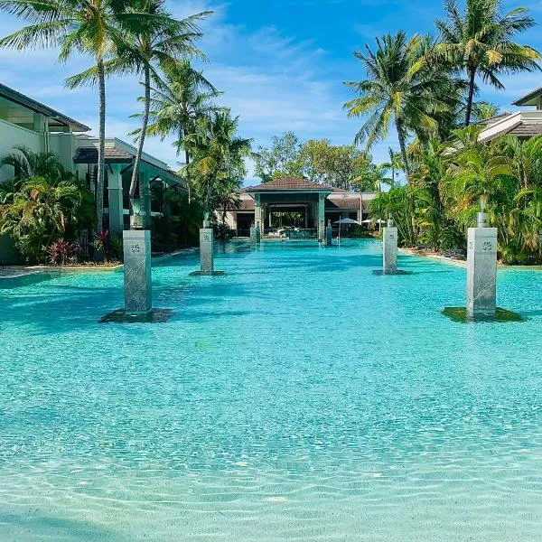 Tropical Lagoon Retreat - Swimout - Sea Temple Resort & Spa, hotel in Port Douglas