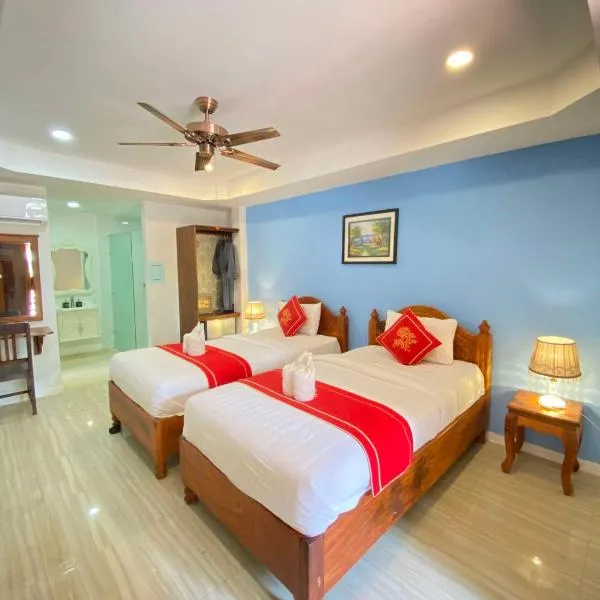 Luang Prabang Golden Lotus Villa River View, hotel in Luang Prabang