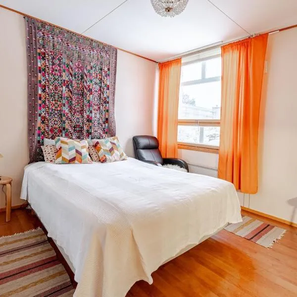 Bungalow house flat in Rekola 33m2, Hotel in Vantaa