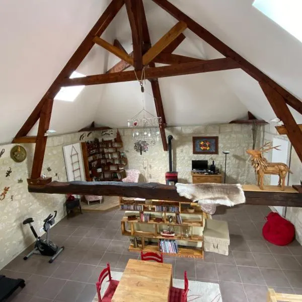 maison au calme avec piscine chauffée, hotel v destinaci Bucy-le-Long