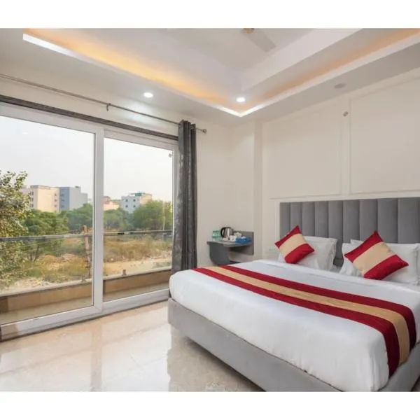 Comfort N Stay INN Suites, hótel í Gurgaon