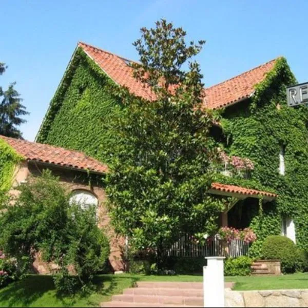 Hotel restaurant Xalet la Coromina、ヴィラドロウのホテル