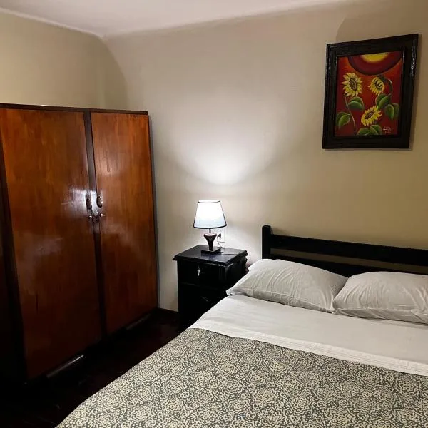 habitación acogedora, con terraza verde!, ξενοδοχείο στην Κοτσαμπάμπα